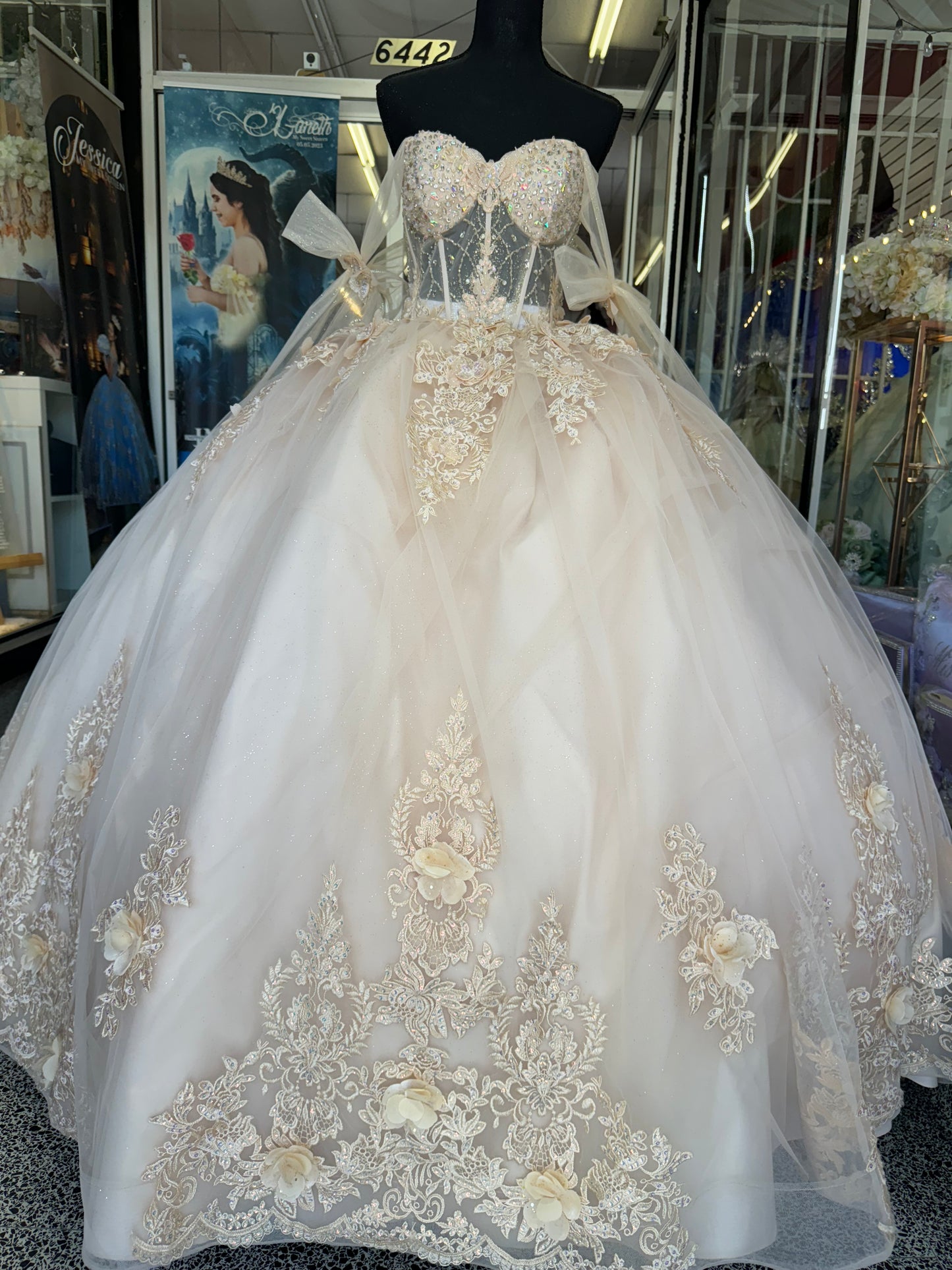 Quince dresse