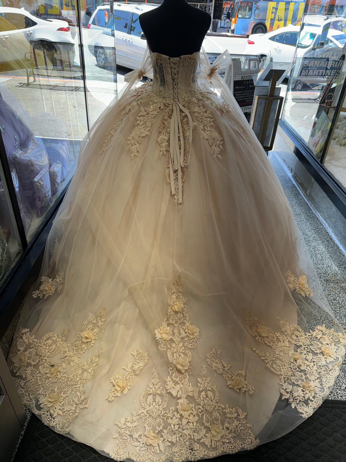 Quince dresse