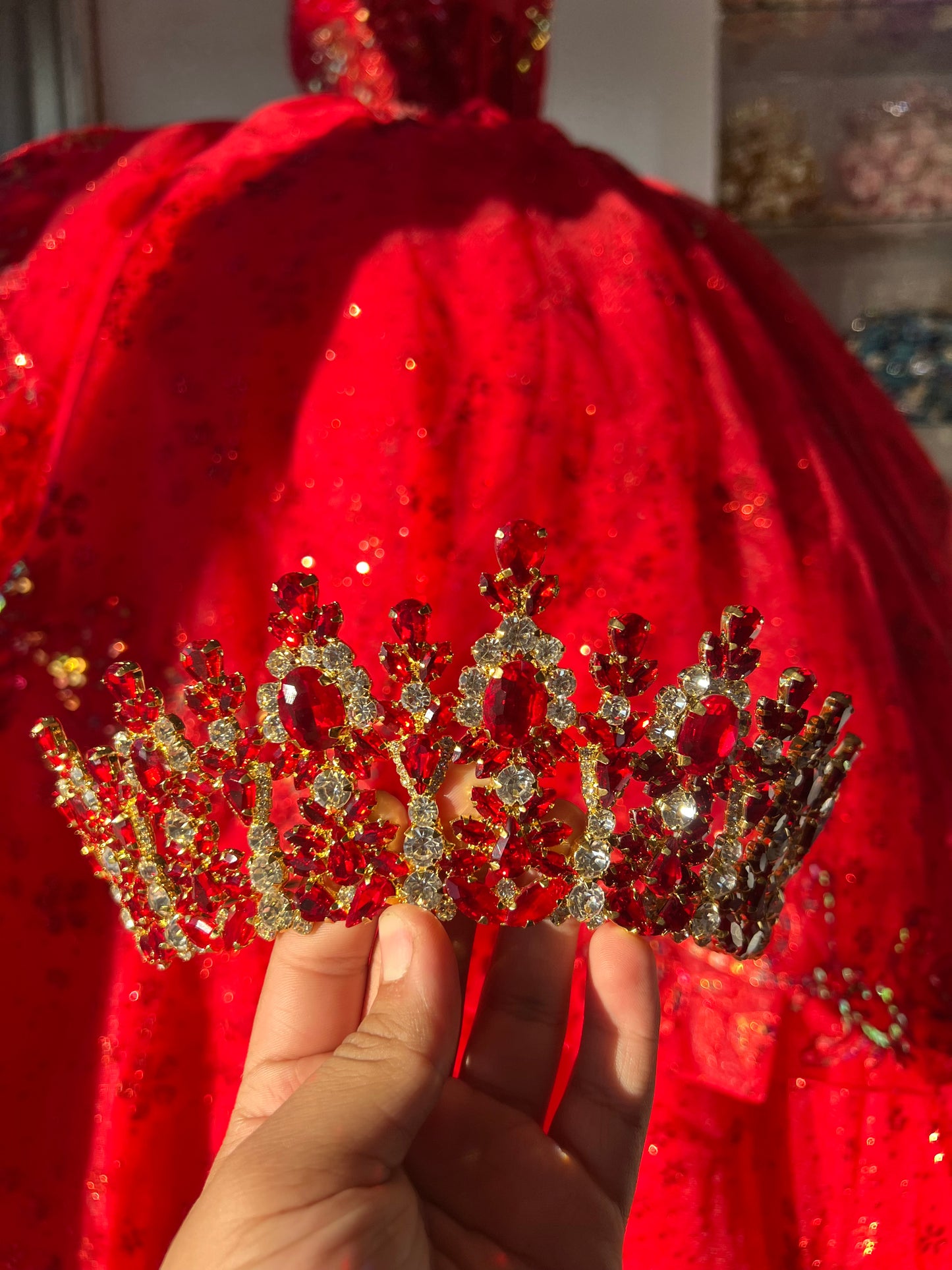 Red and silver crown 👑