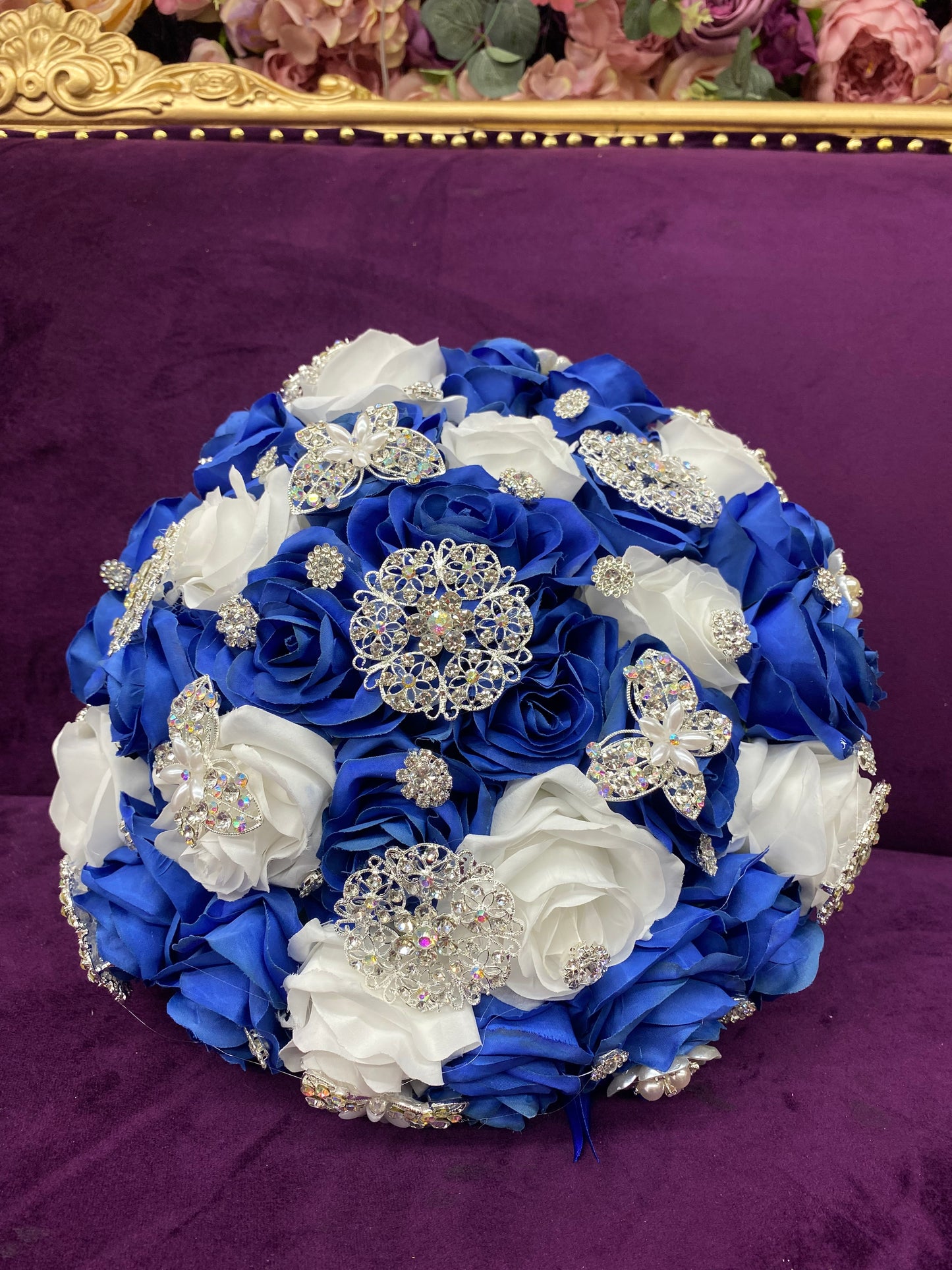 Royal blue and white bouquet 💙