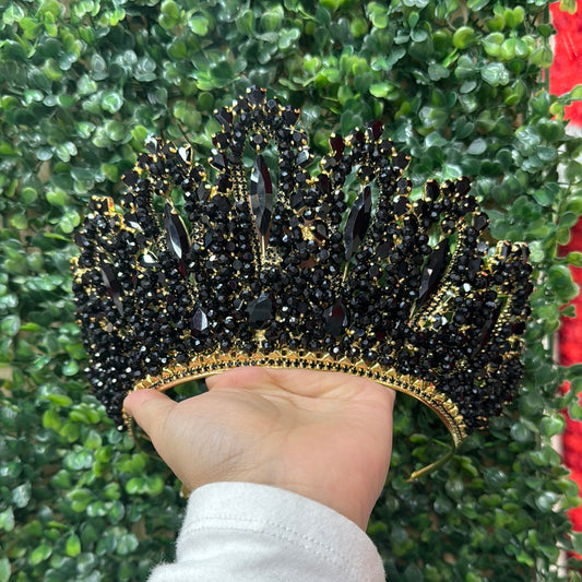 Black Crwon