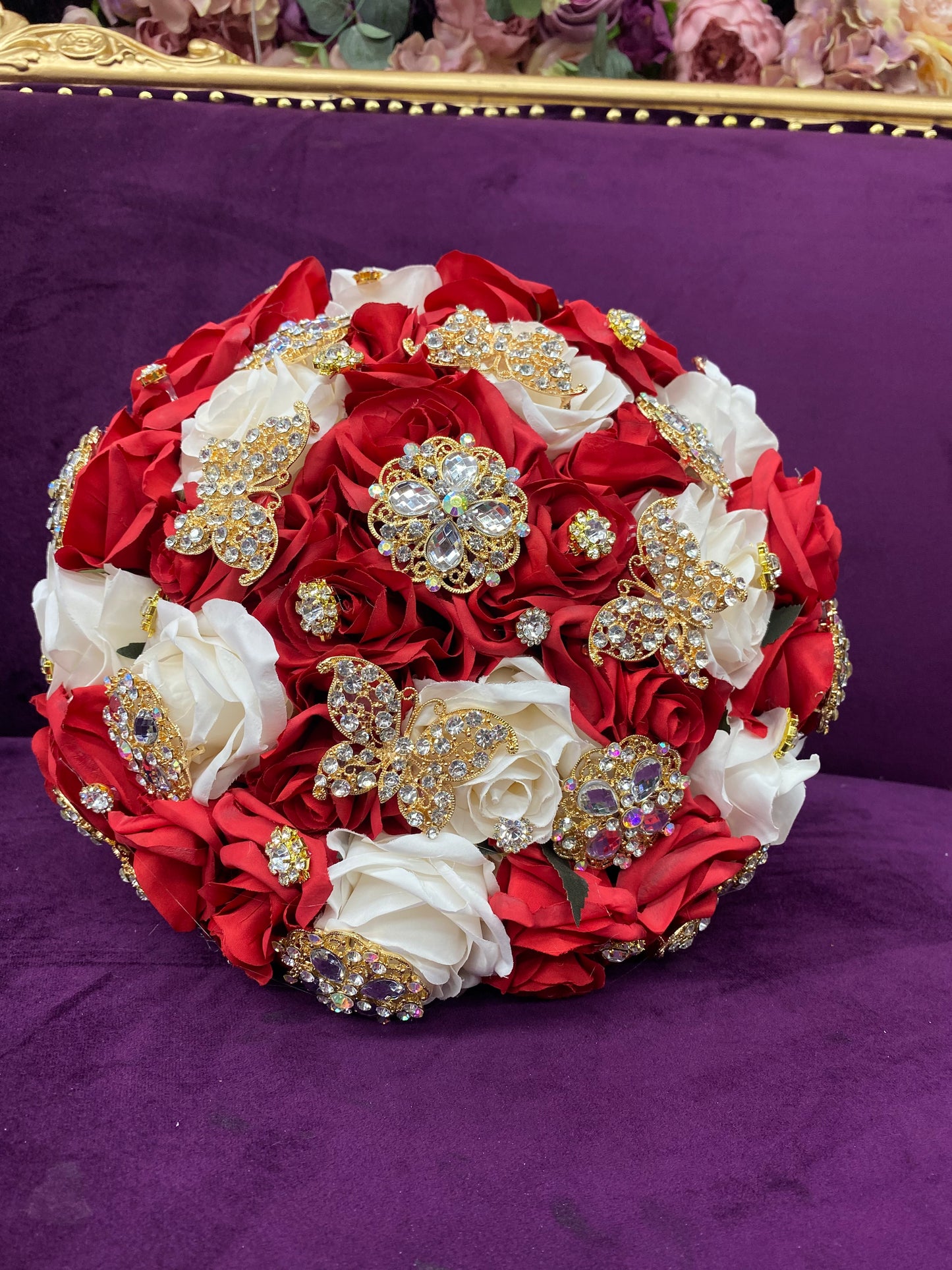 White and red bouquet❣️
