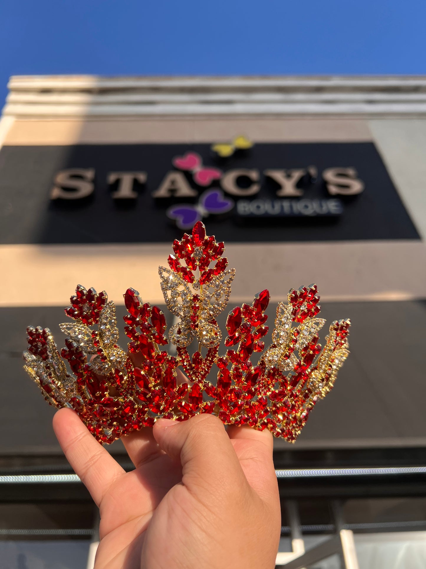 Red with gold with butterfly’s 👑