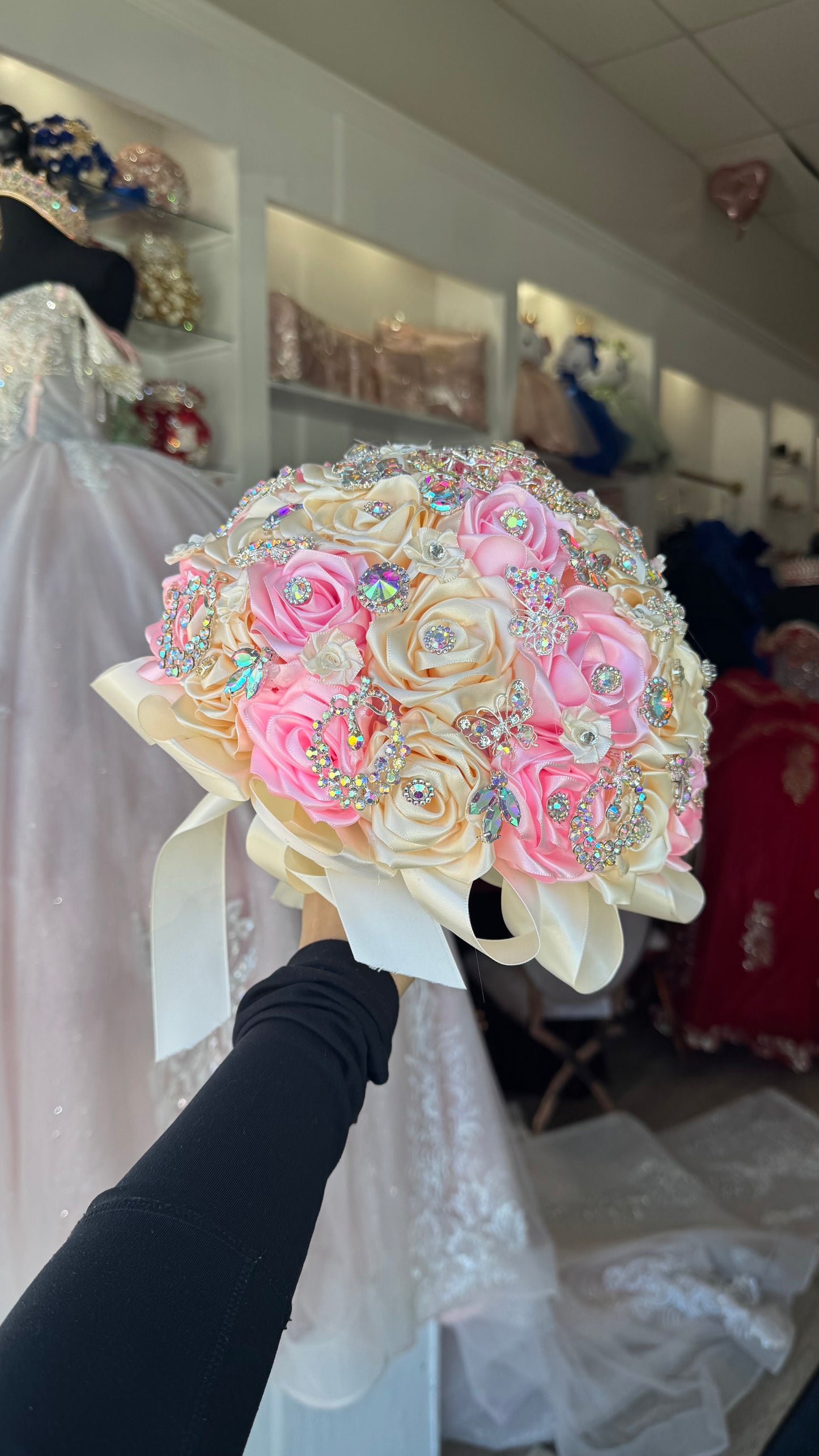 Ramo ( pink & ivory)