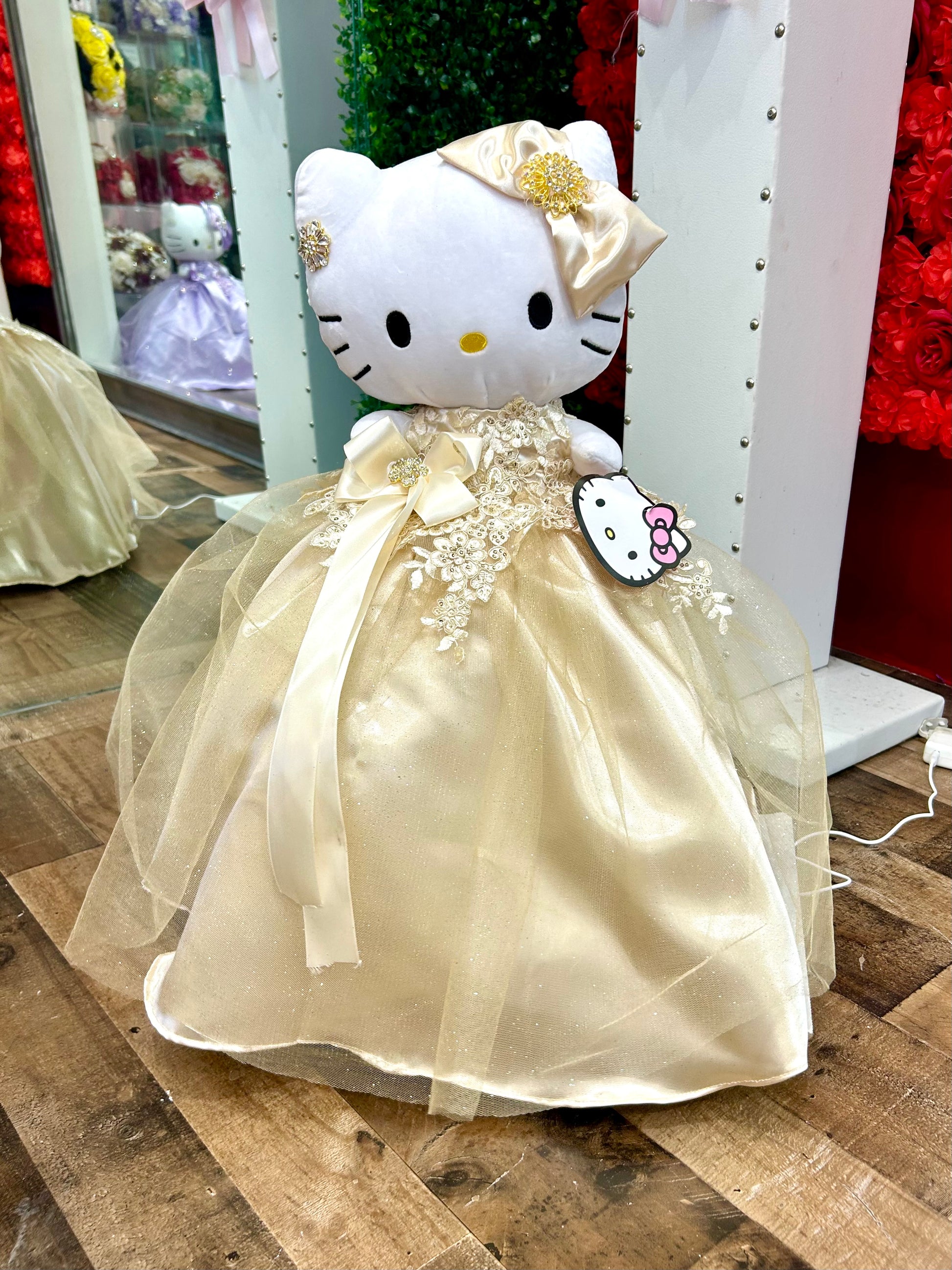 Champagne hello kitty Stacy's Boutique Champagne hello kitty Stacy's Boutique
