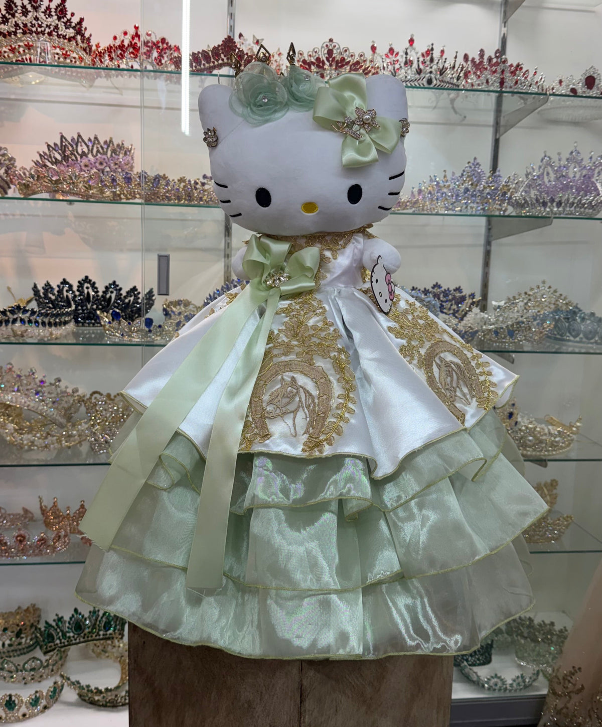 KITTY QUINCE PLUSHIE