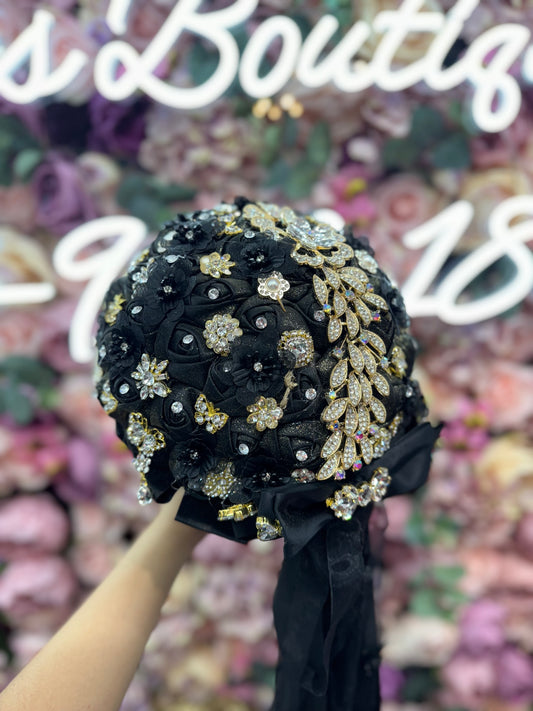 Black and gold bouquet