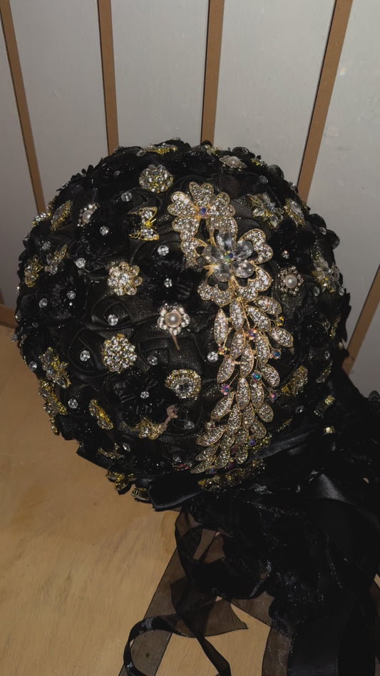 Black and gold bouquet